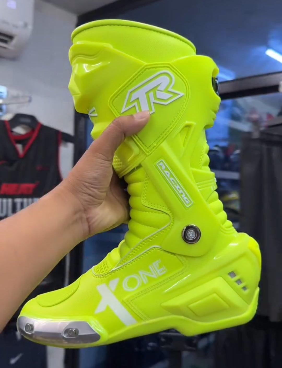 XOne Tiger Neon Boot